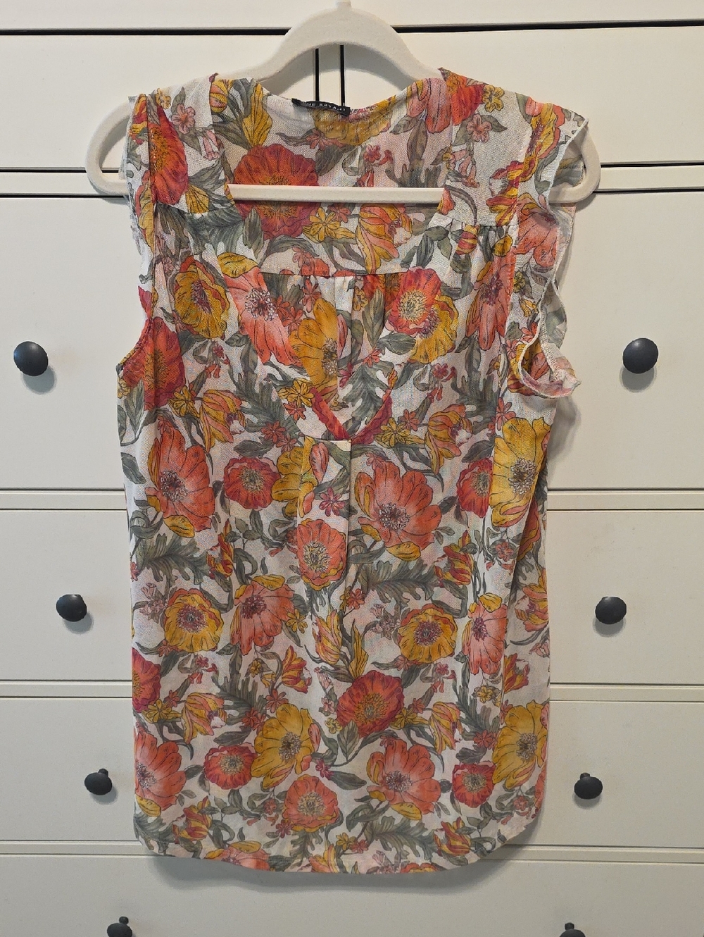 Lane Bryant Floral Sleeveless V-Neck Tank in Coral, Yellow & White